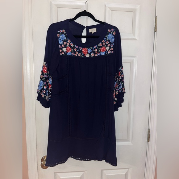 RAHICALI EMBROIDERED DRESS - Picture 4 of 7